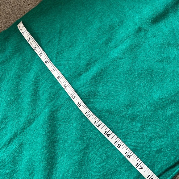 100 percent wool green scarf/wrap - Picture 2 of 8